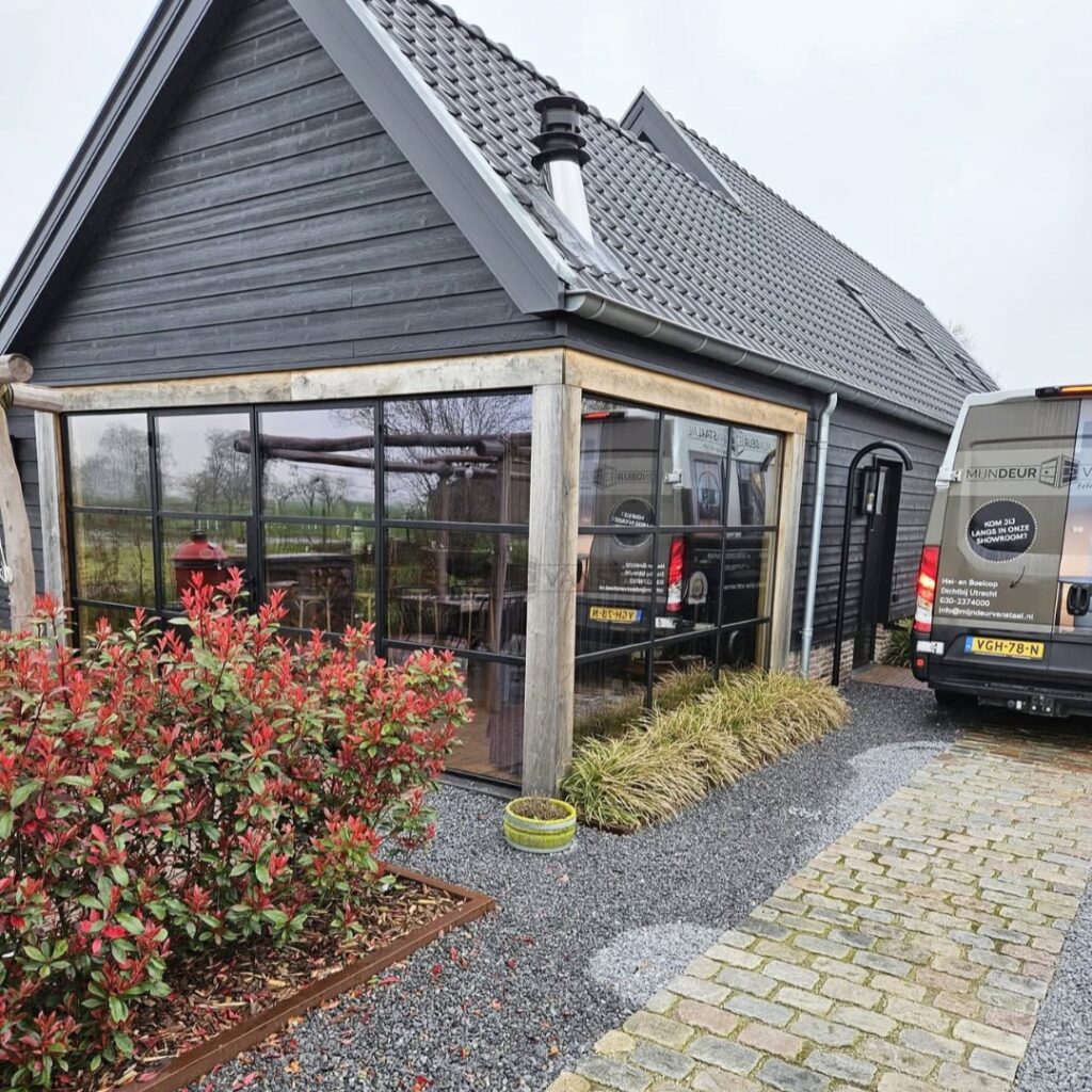 Isolatie bij stalen buitenkozijnen